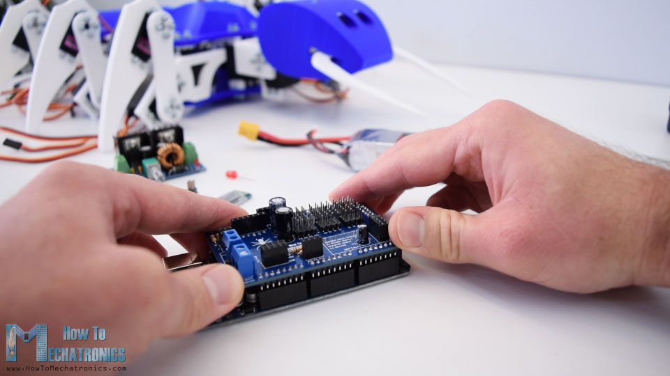 定制设计Arduino Mega Shield for Hexapod
